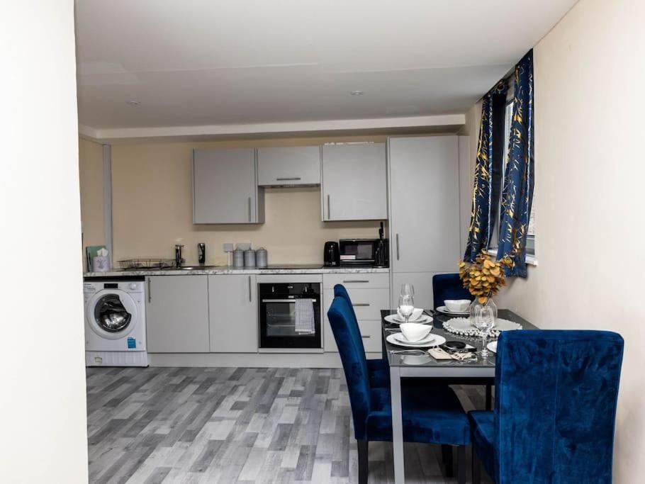 1 Bedroom-Sofabed-Worktable-4-Wifi-Parking ロンドン エクステリア 写真