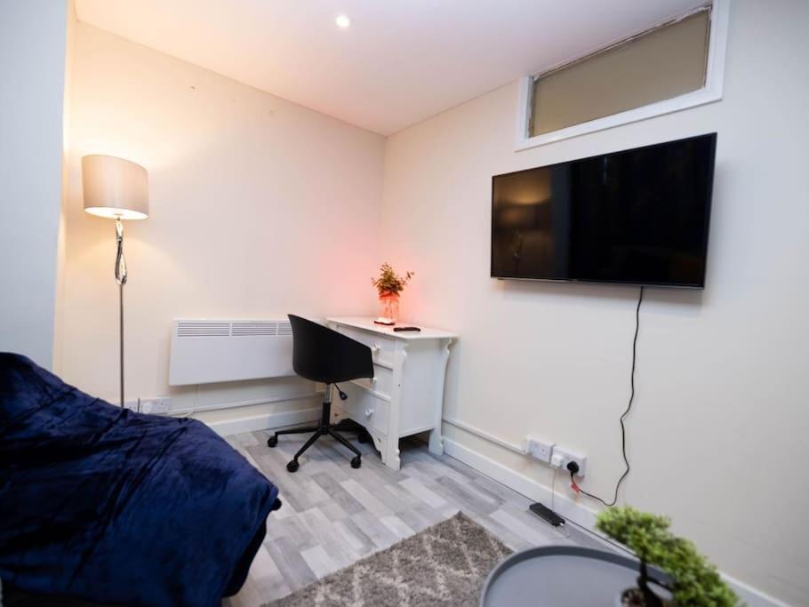 1 Bedroom-Sofabed-Worktable-4-Wifi-Parking ロンドン エクステリア 写真