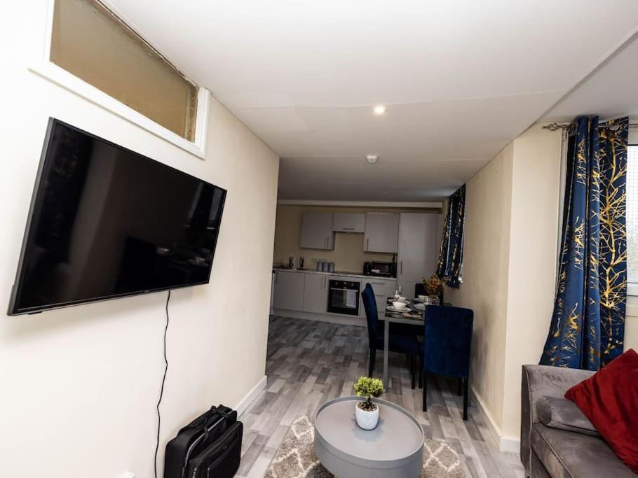 1 Bedroom-Sofabed-Worktable-4-Wifi-Parking ロンドン エクステリア 写真